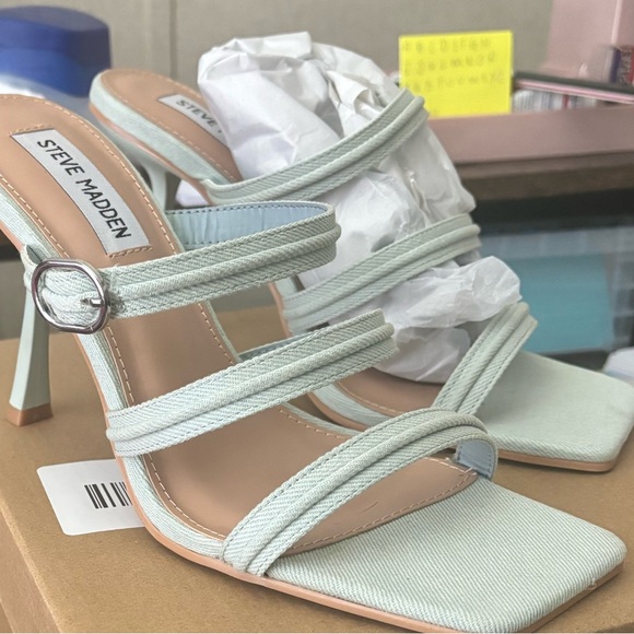 New-TRIN DENIM FABRIC - Picture 3 of 4